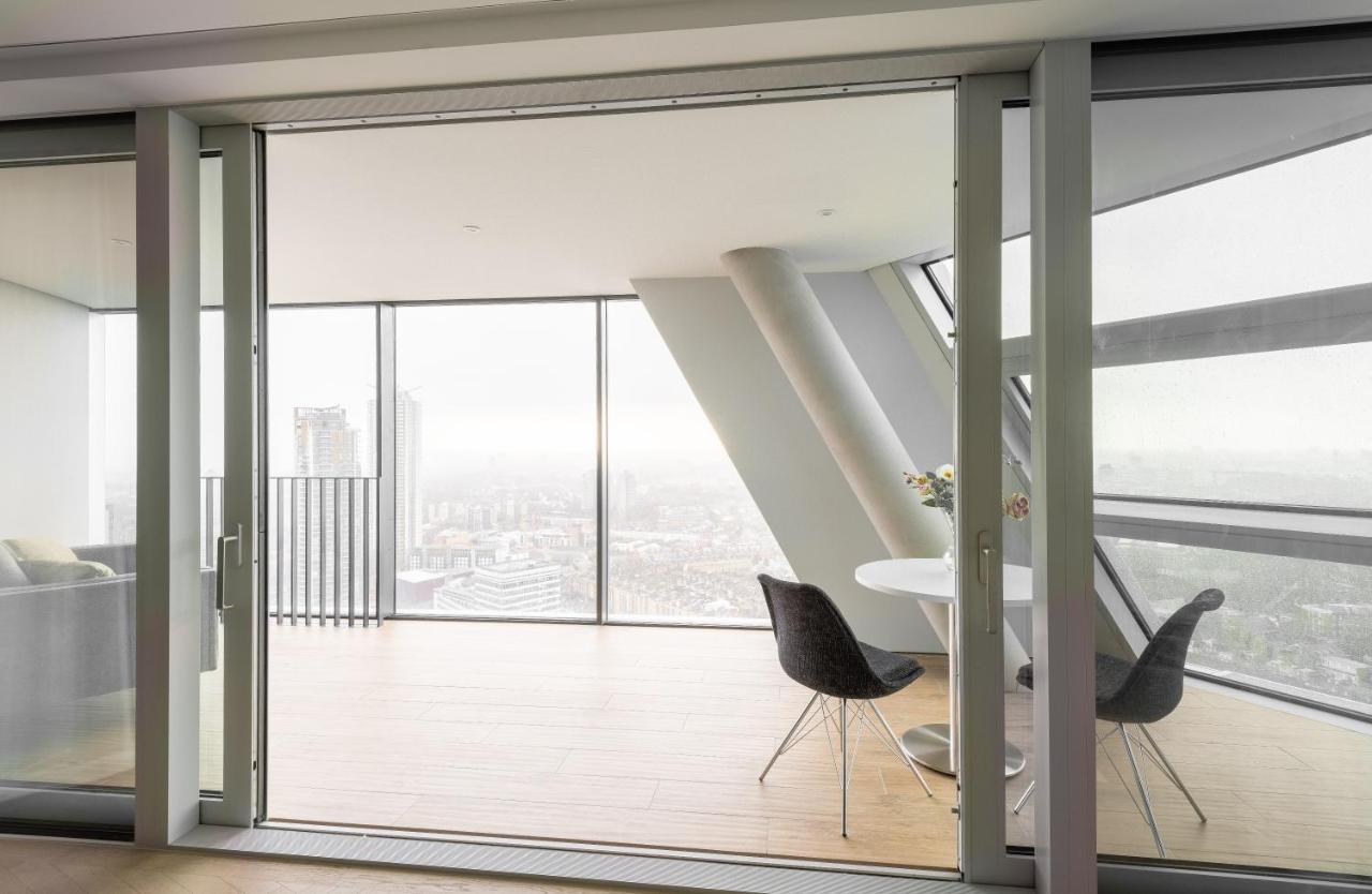 Skyline View Cb Platinum Penthouses Next To Eye London