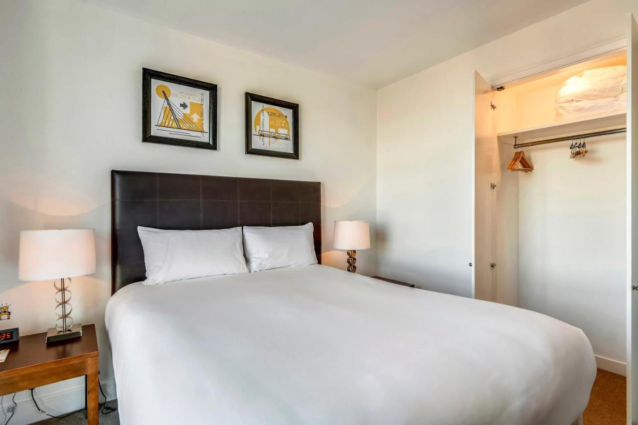 Apartment Circus Canary Wharf London