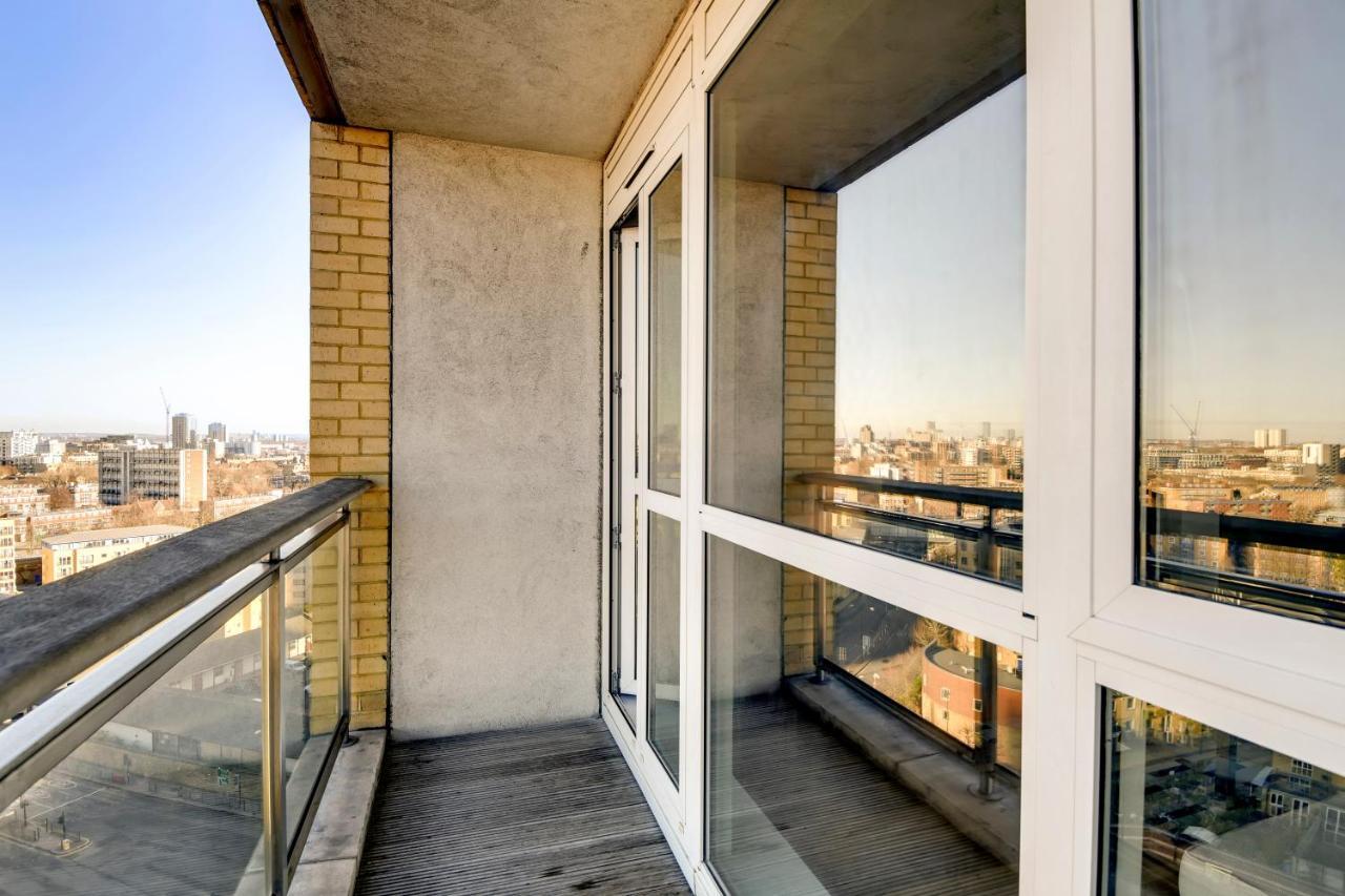 Apartment Circus Canary Wharf London