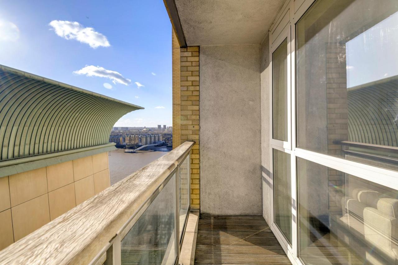 Circus Canary Wharf Apartment