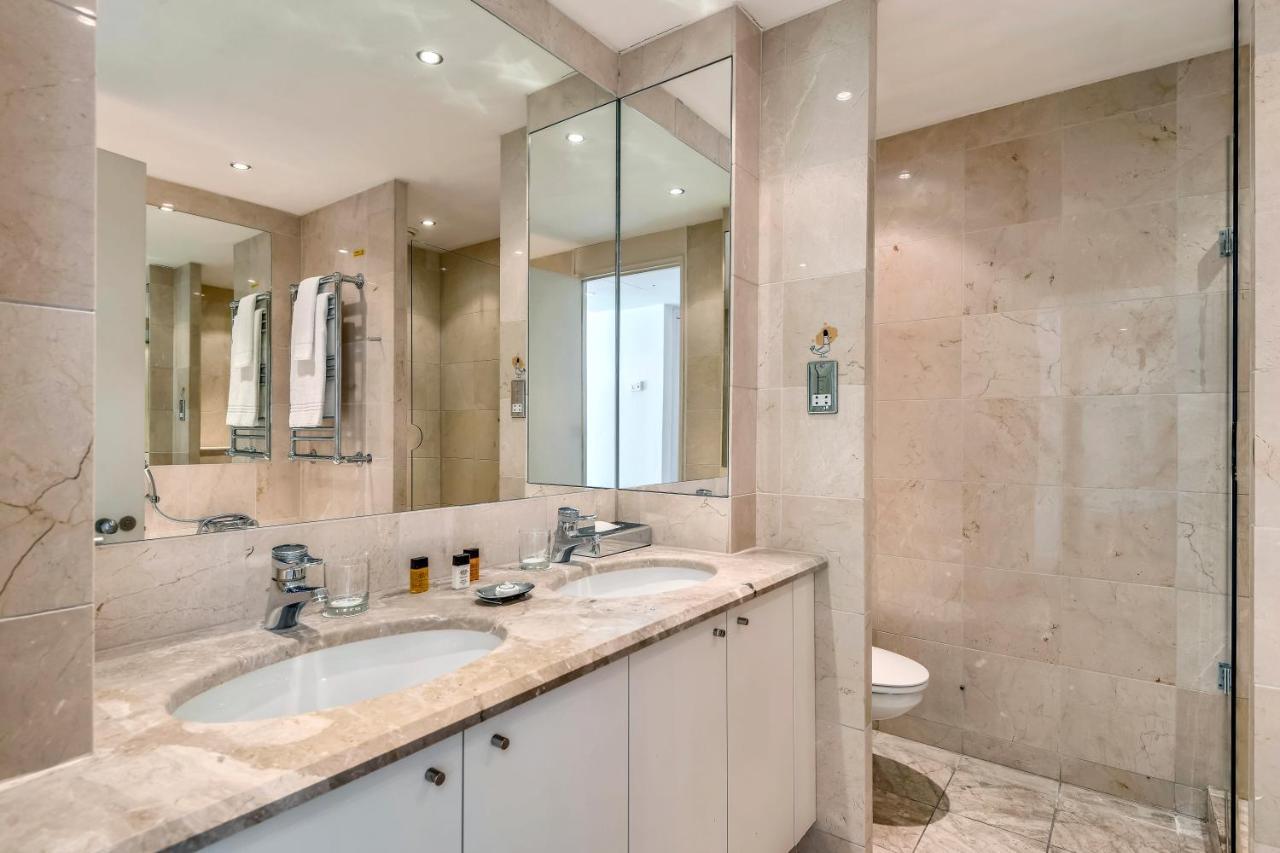 Circus Canary Wharf Apartment