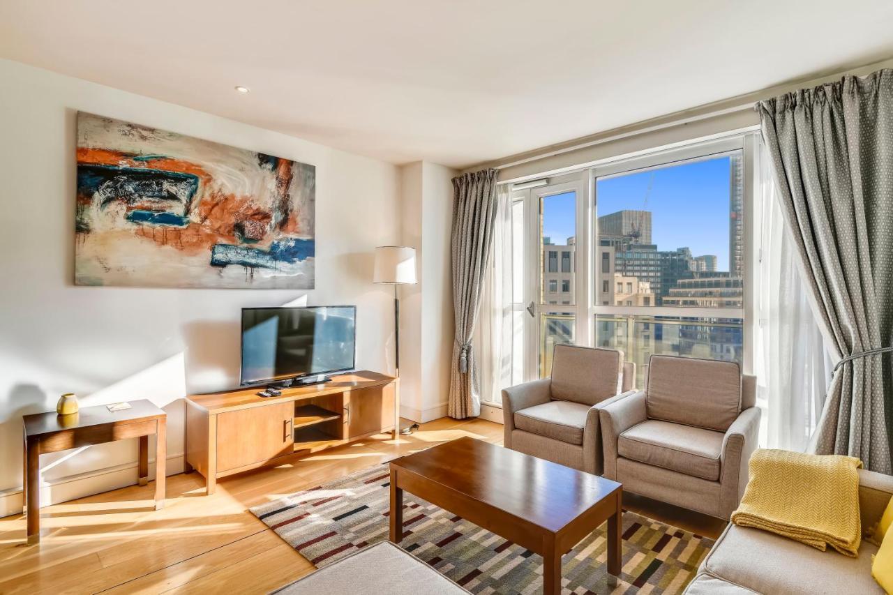Apartment Circus Canary Wharf