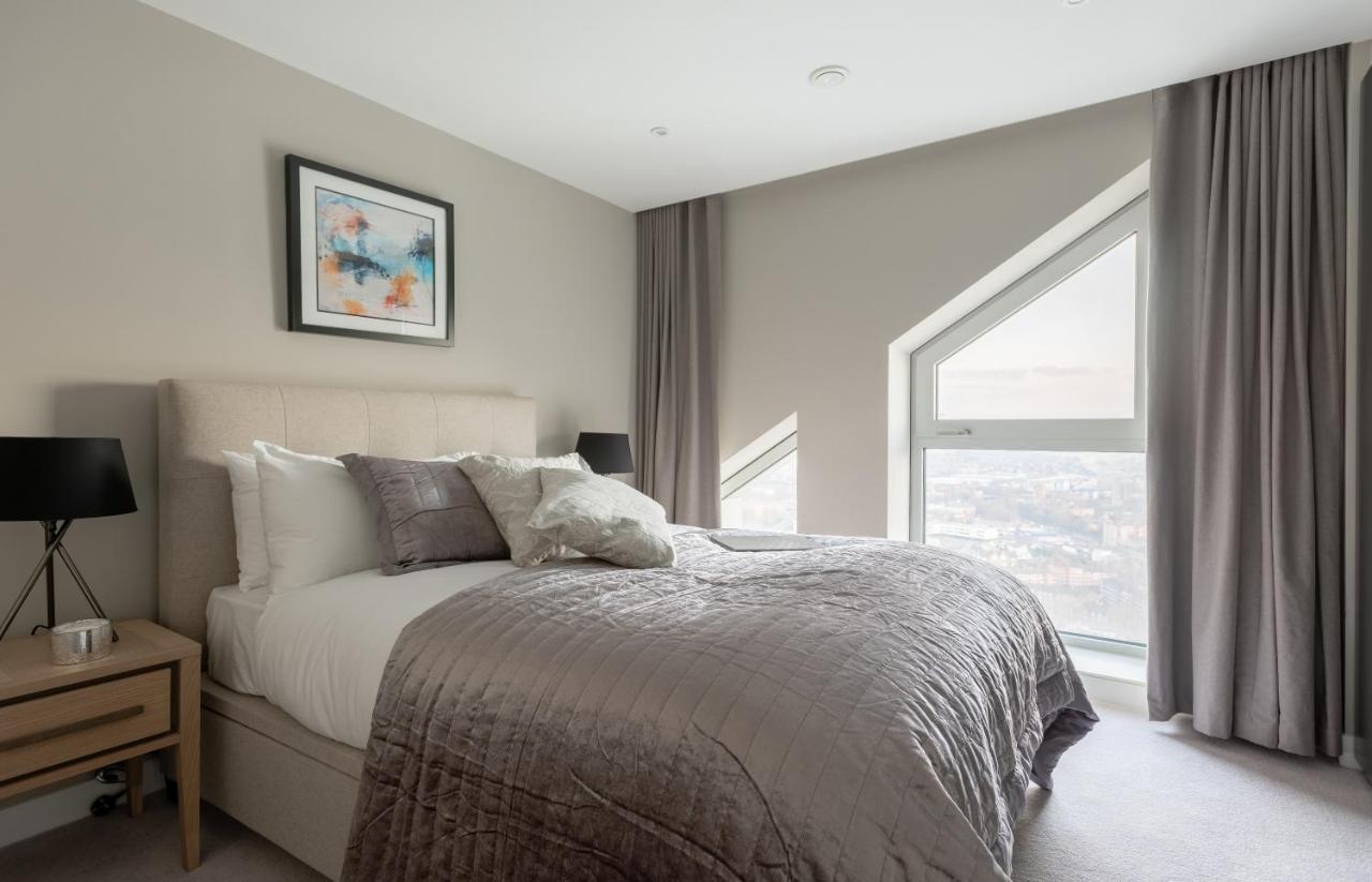 Skyline View Cb Platinum Penthouses Next To Eye London