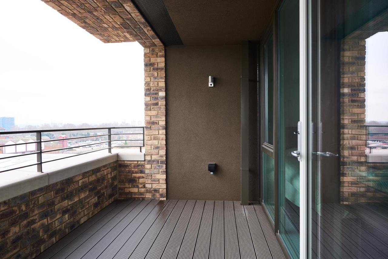 Apartment Access Canada Water *