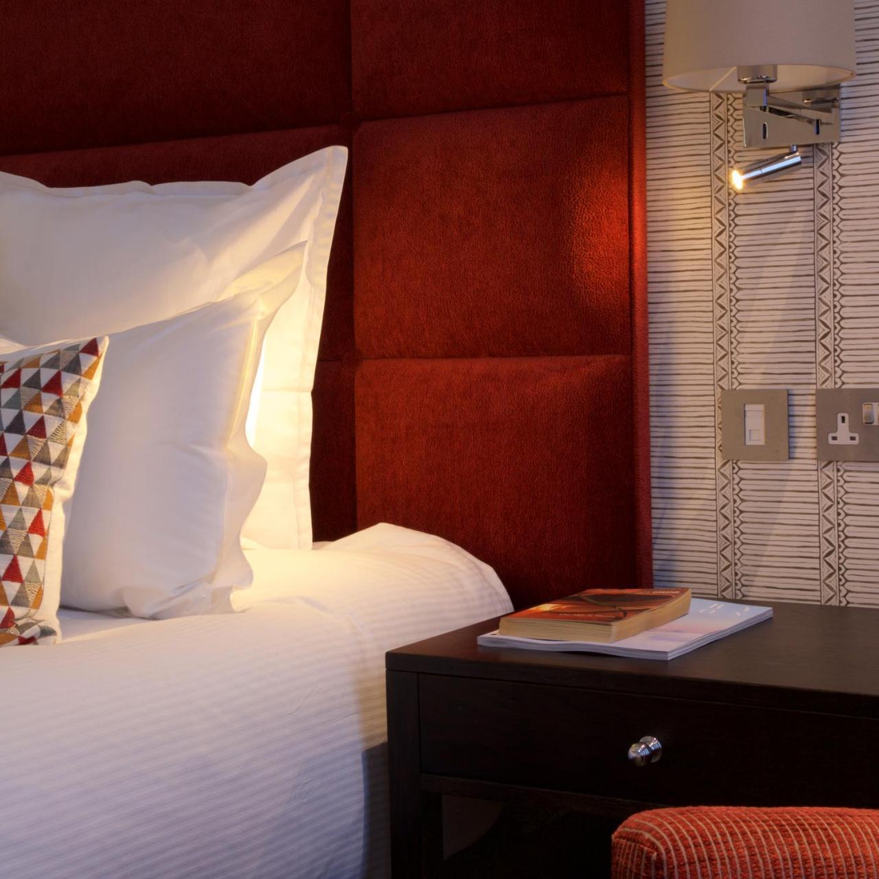 54 Queen's Gate Hotel 4*