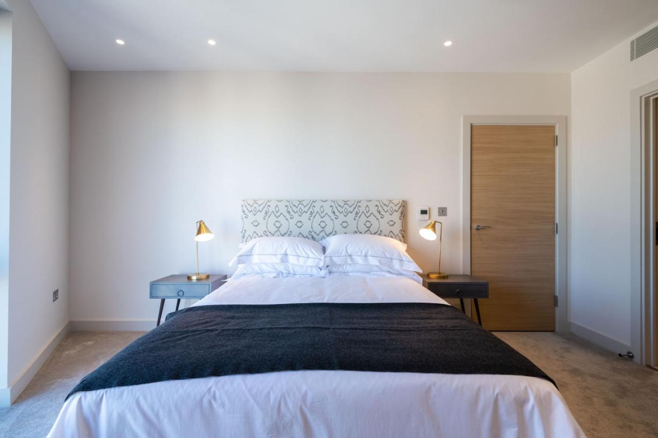 Elegant Victoria Close To Sloane Square By Underthedoormat London