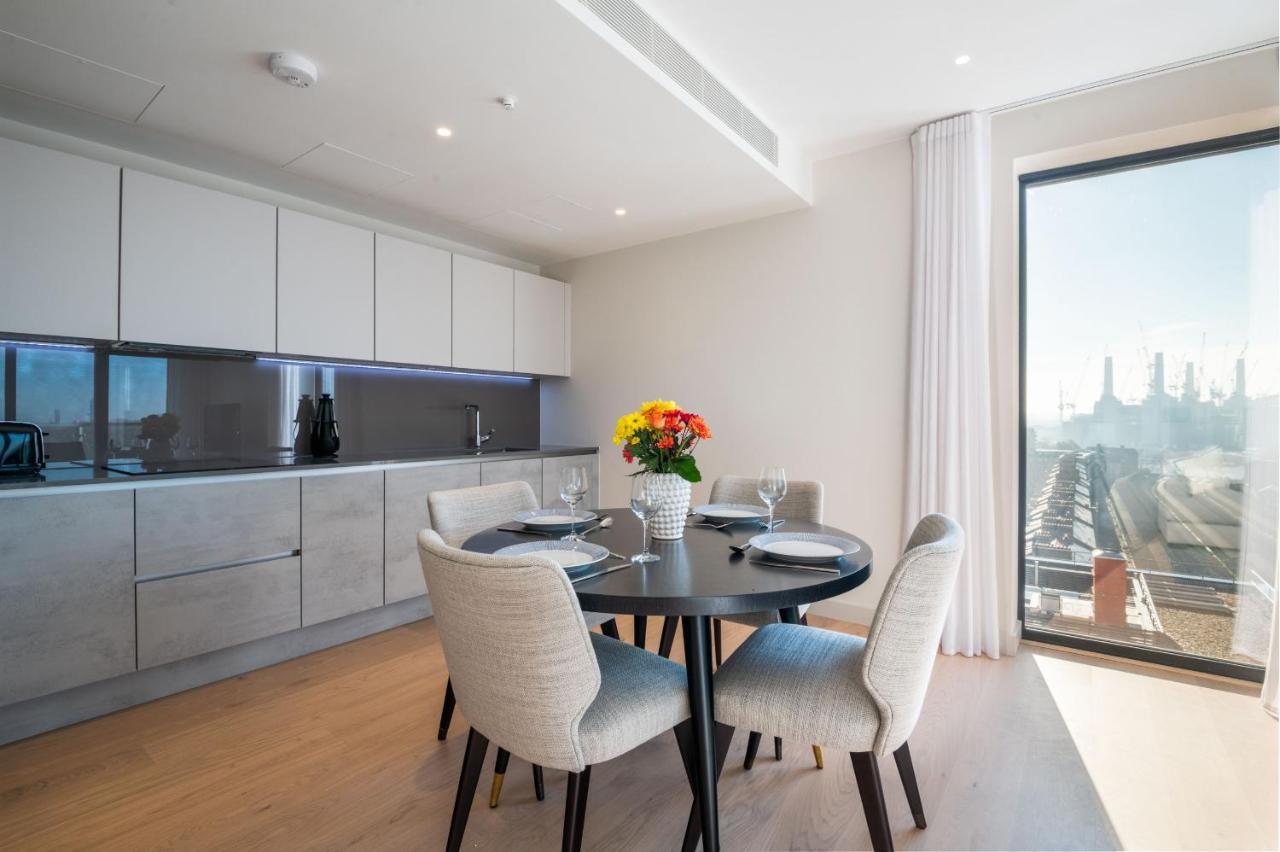 Modern Family Close To Victoria Station By Underthedoormat Londen