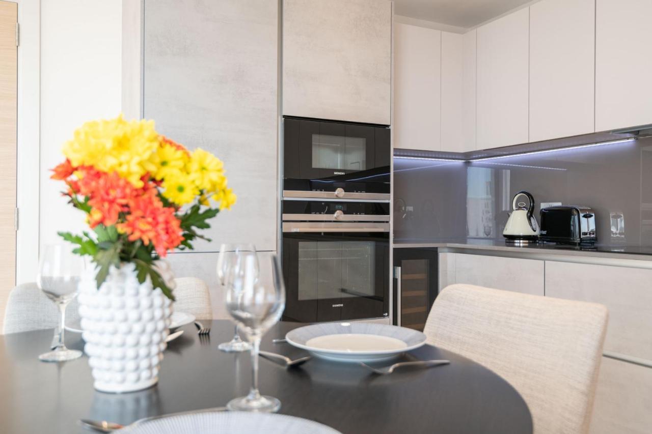 Modern Family Close To Victoria Station By Underthedoormat Appartement