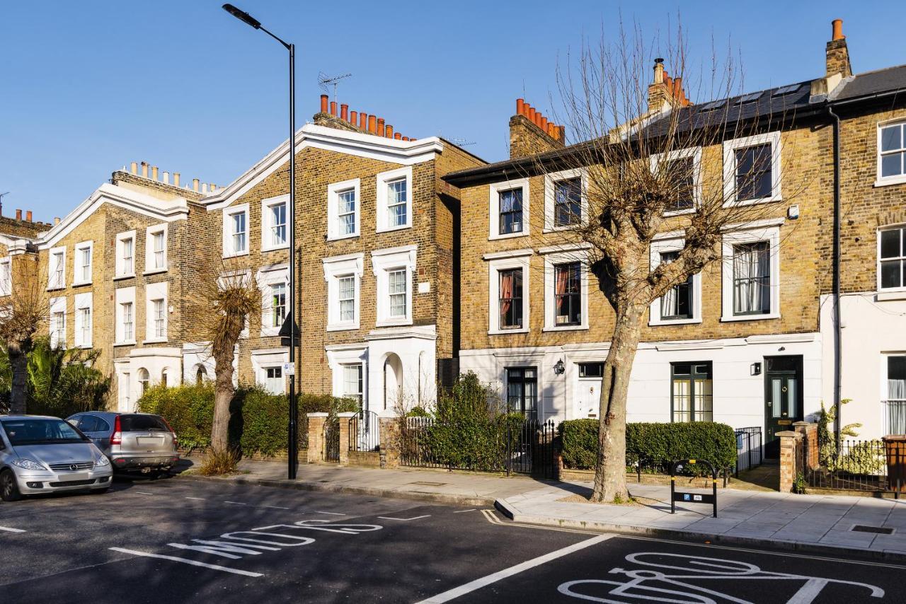 Vintage Hackney Close To Victoria Park London