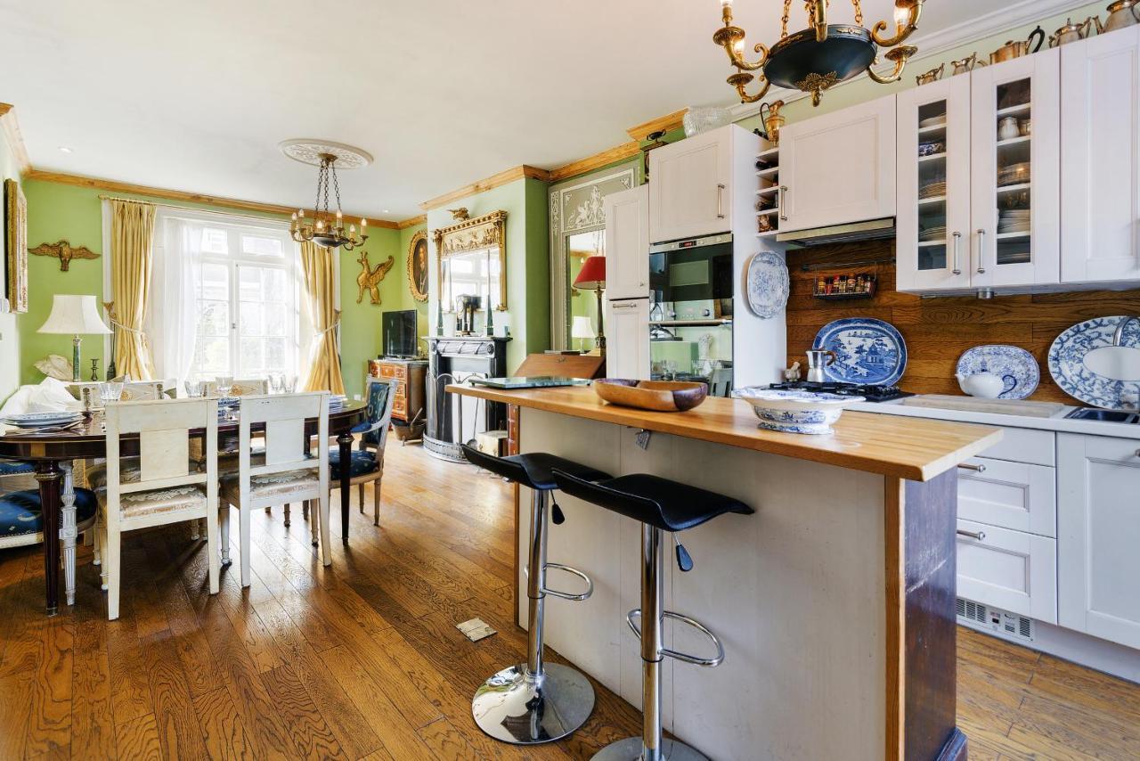 Vintage Hackney Close To Victoria Park London
