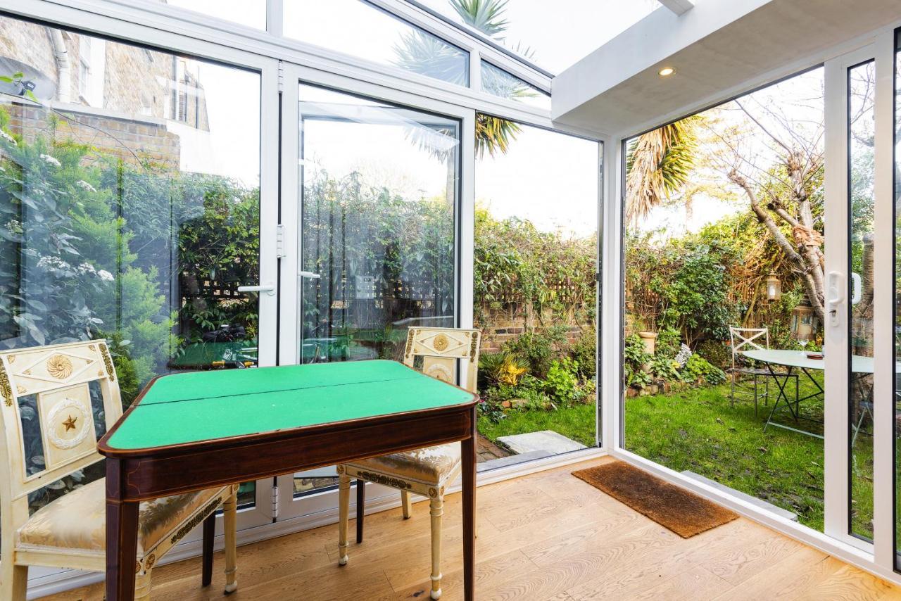 Vintage Hackney Close To Victoria Park *