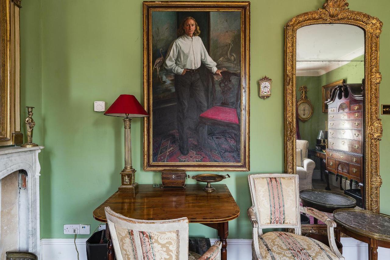 Vintage Hackney Close To Victoria Park