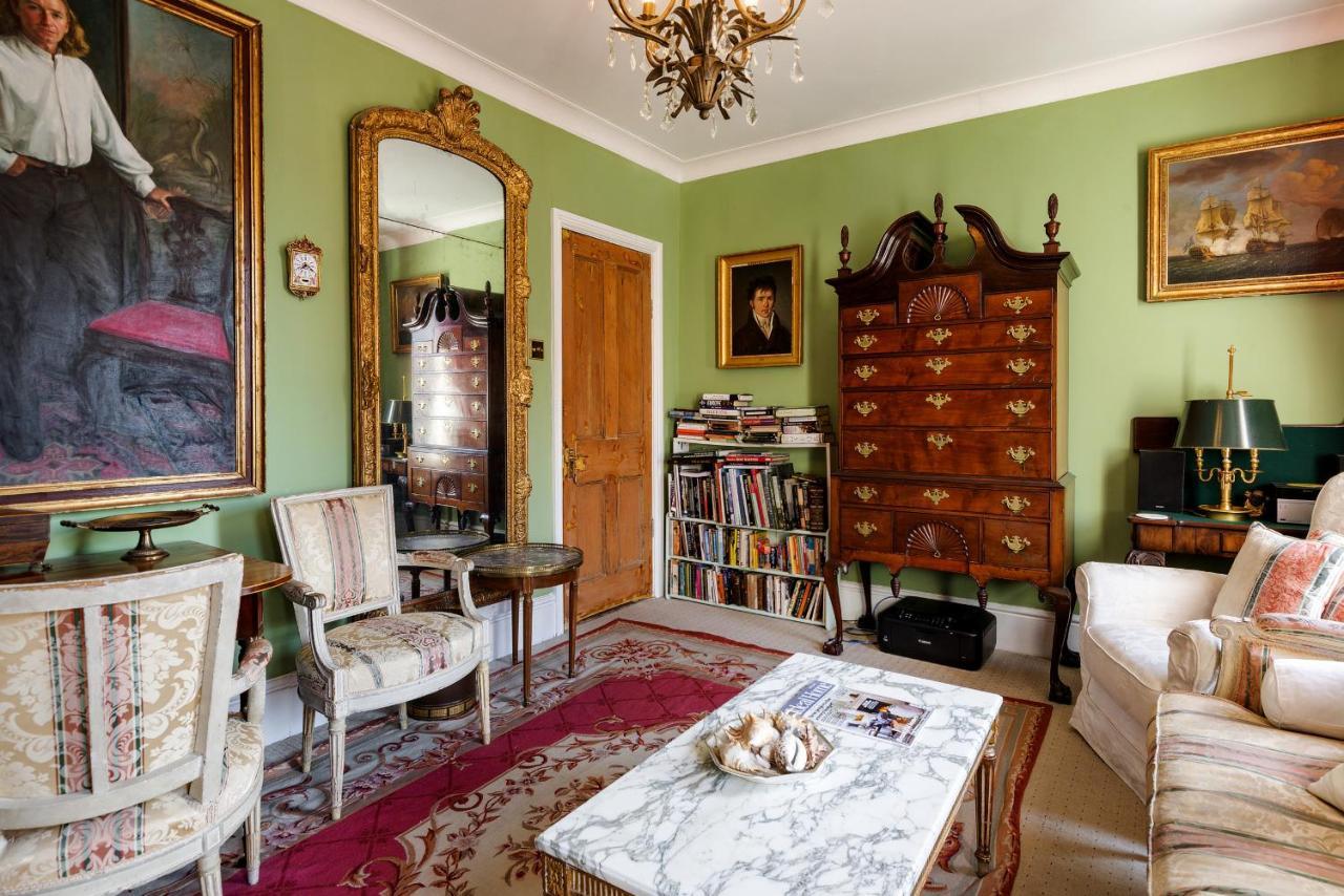 Vintage Hackney Close To Victoria Park *