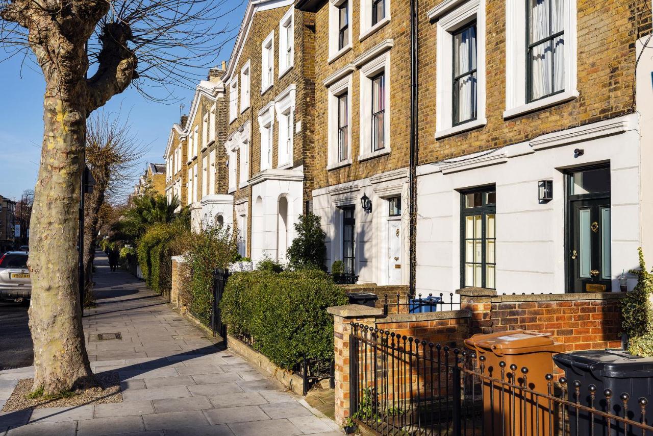 Vintage Hackney Close To Victoria Park
