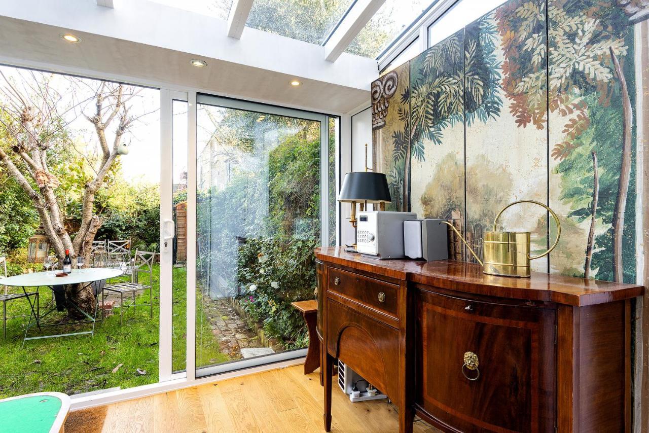 Vintage Hackney Close To Victoria Park *