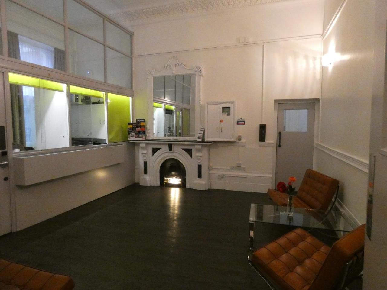 New Mansion House Hostal *