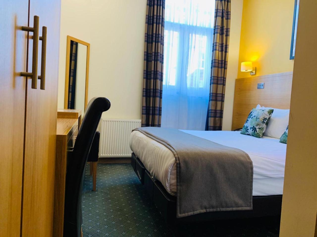 Regency Parkside Hotel 4*