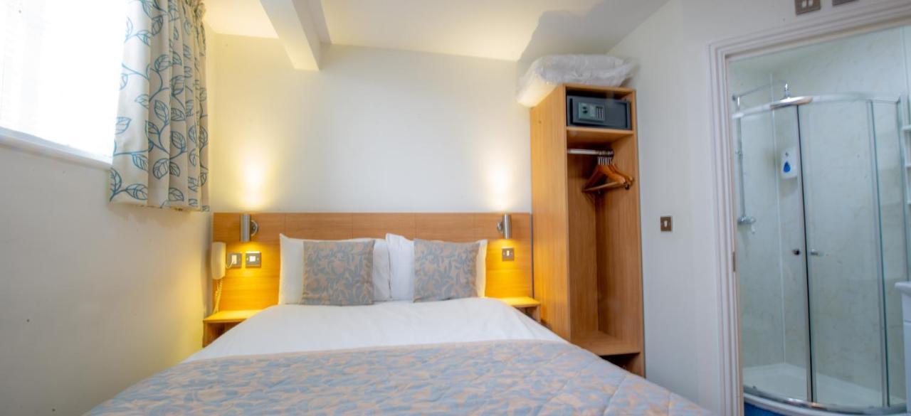 Fox Connaught Inn London