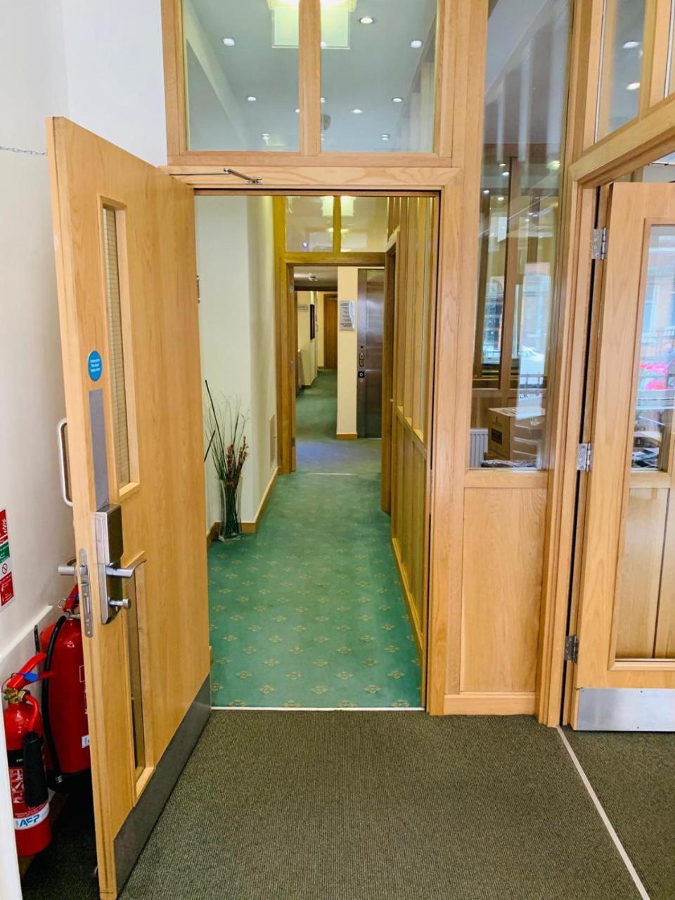 Hotel Regency Parkside London