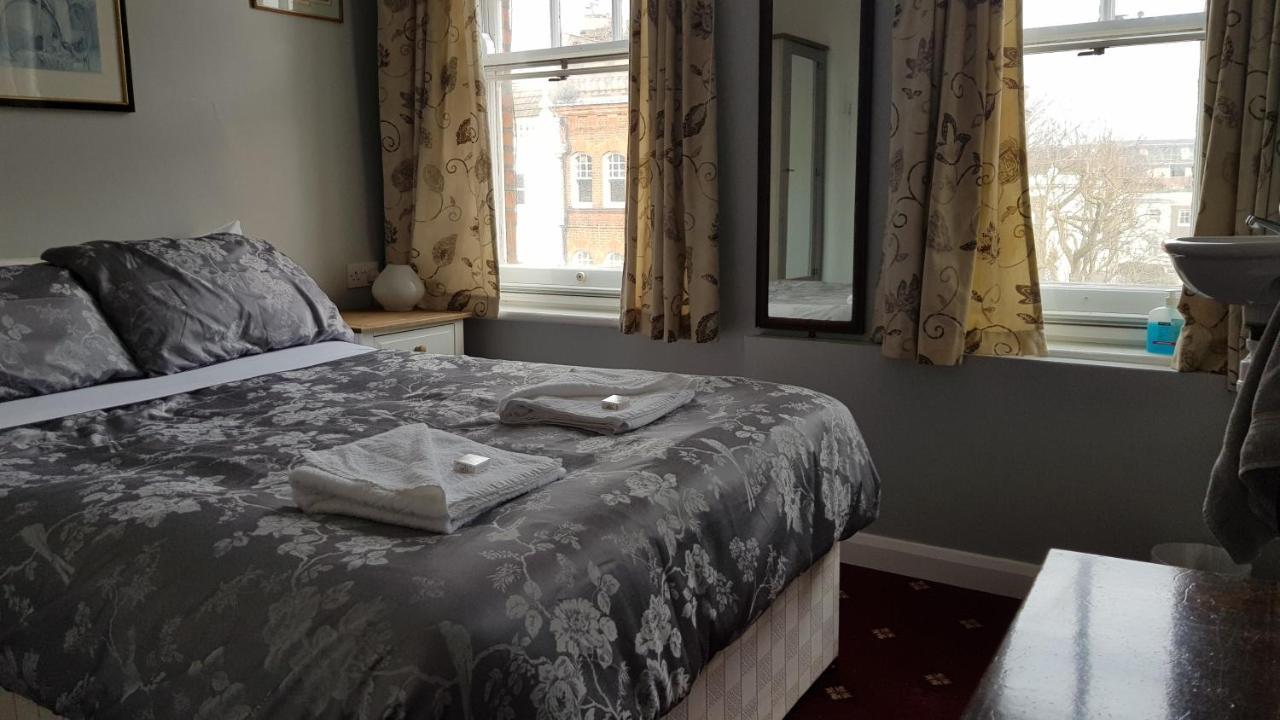 Oakley Hotel Londen