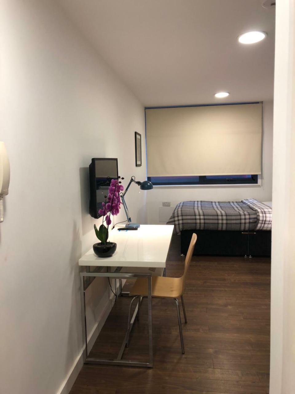 Tower Hill Apartment