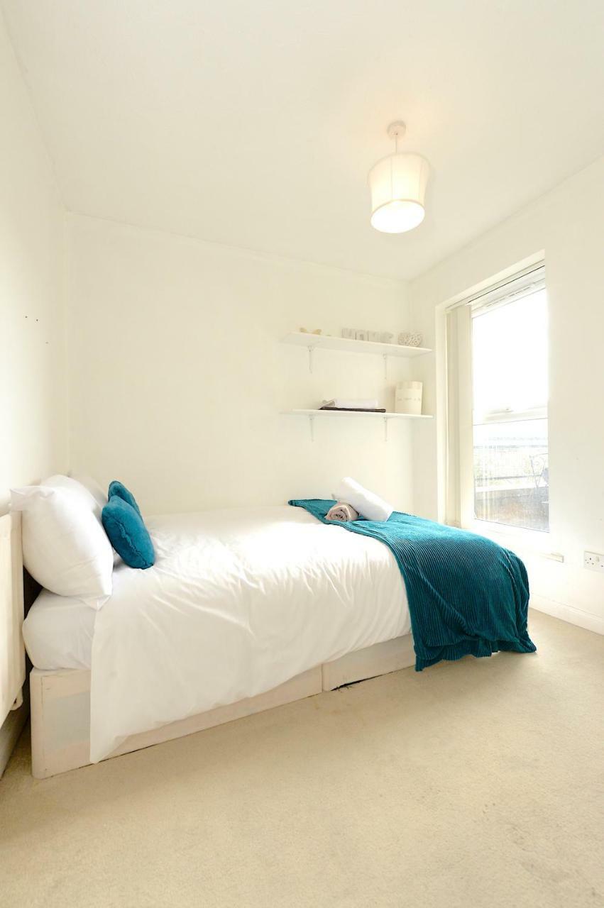 Excel Waterfront Apartments * London