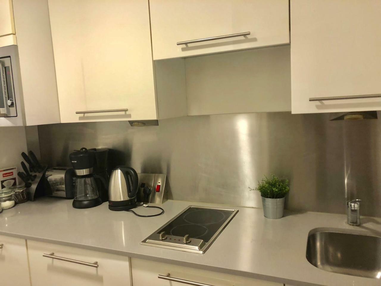 Tower Hill Apartment London