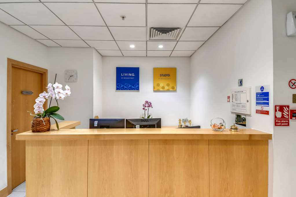Circus Canary Wharf Apartment