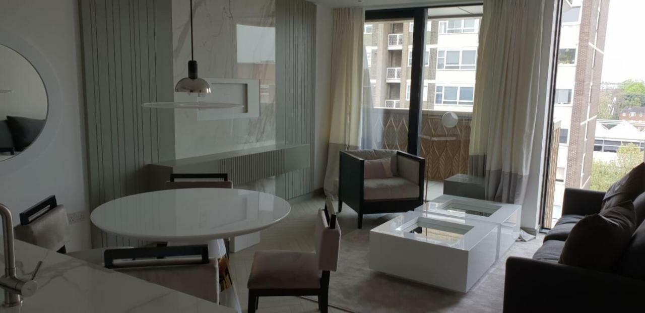 Apartahotel The Compton Modern Condo *