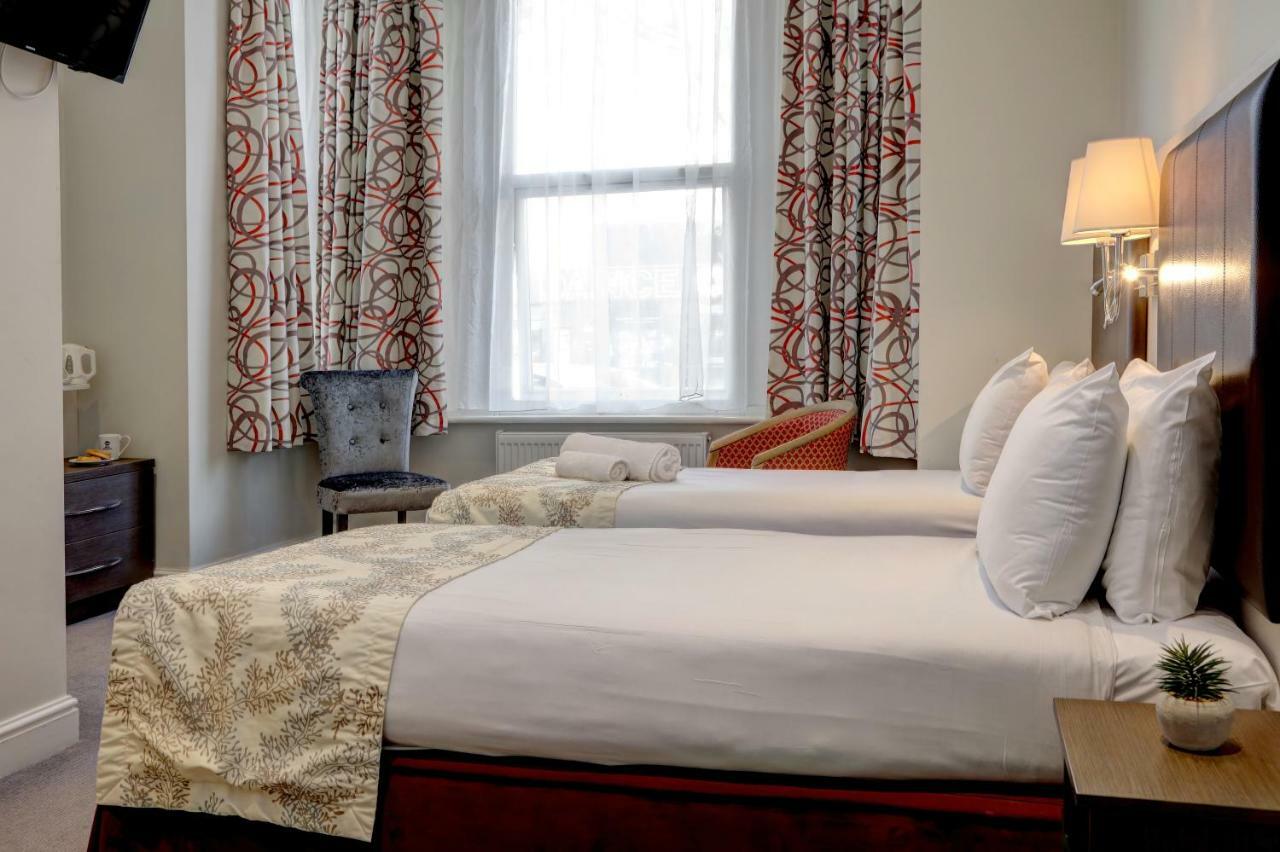 Western Chiswick Palace & 3* London