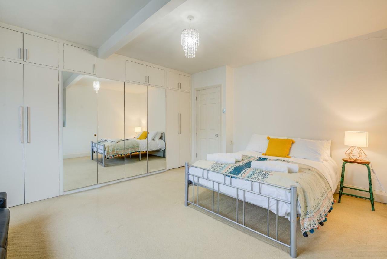 Kings Road Apartment