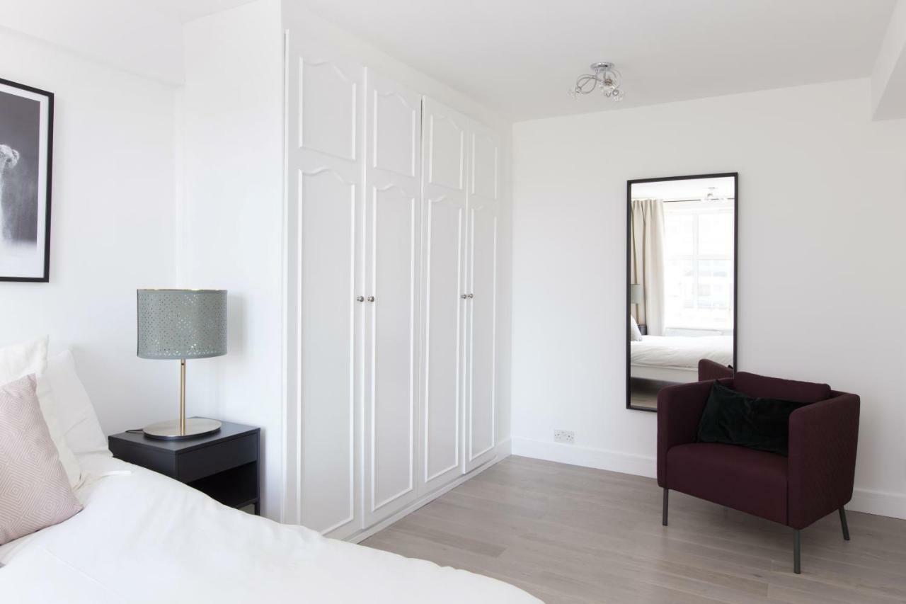 Park West Place By Allo Housing Apartment