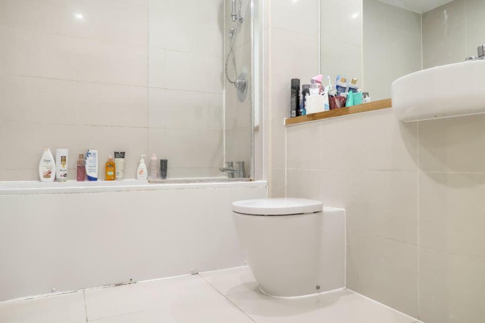Homestay Diprose Court