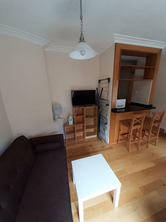 Unique, Exciting And Yours 2rooms Trafalgar Square Apartment