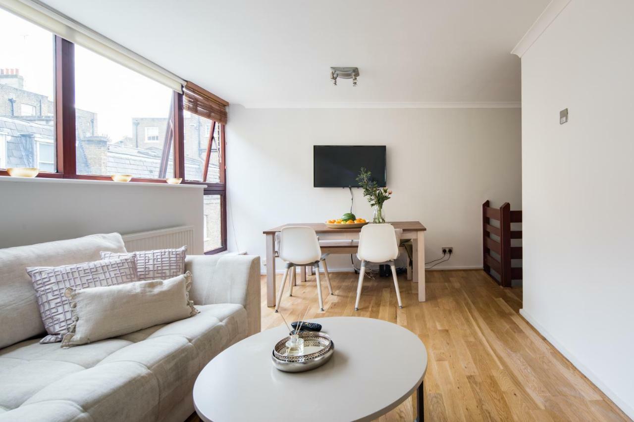 Richardsons Mews By Lime Street * London