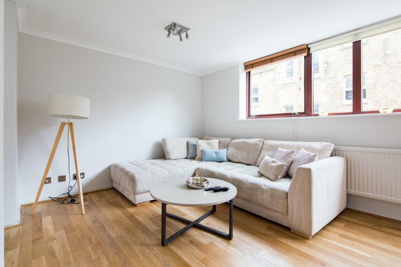 Richardsons Mews By Lime Street * London