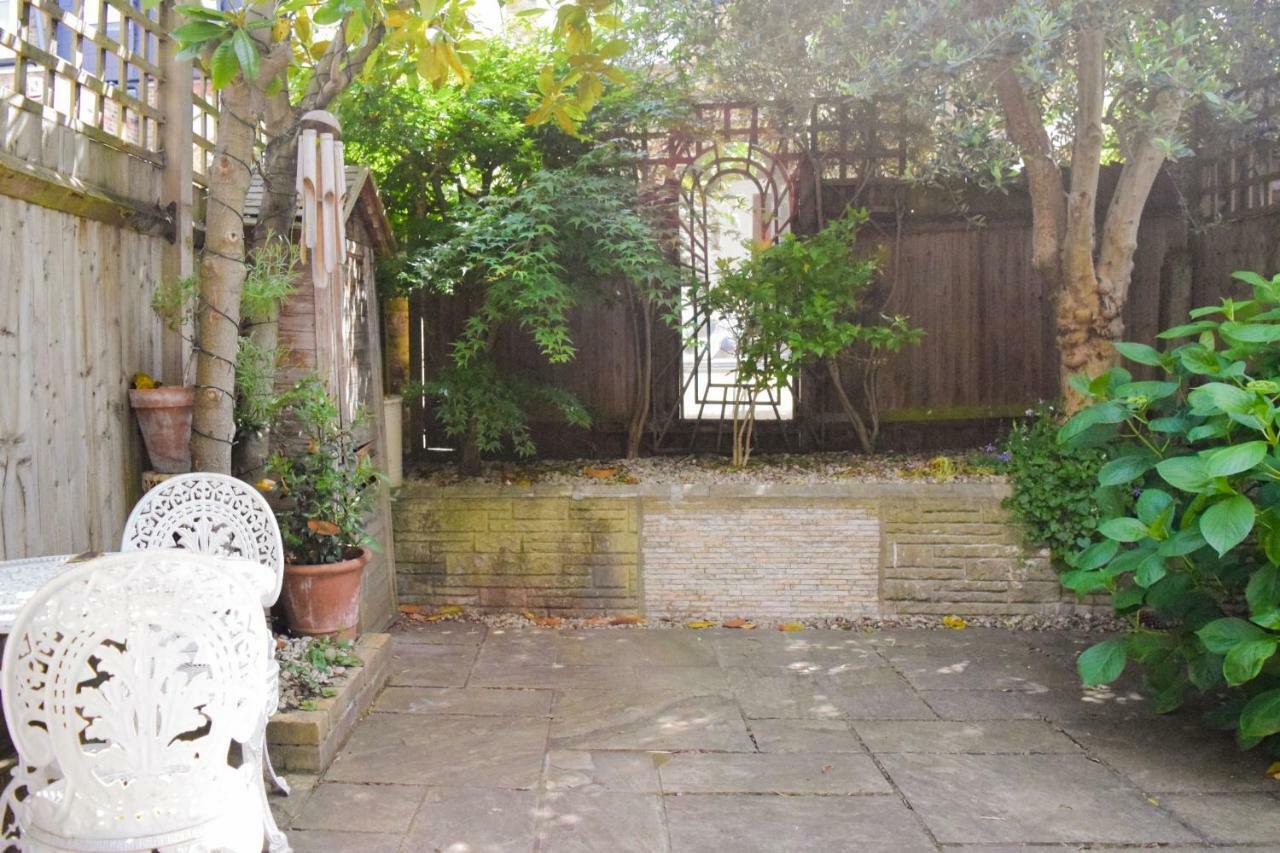 Vakantiehuis 3 Bedroom Family House With A Superb Kitchen And Garden *