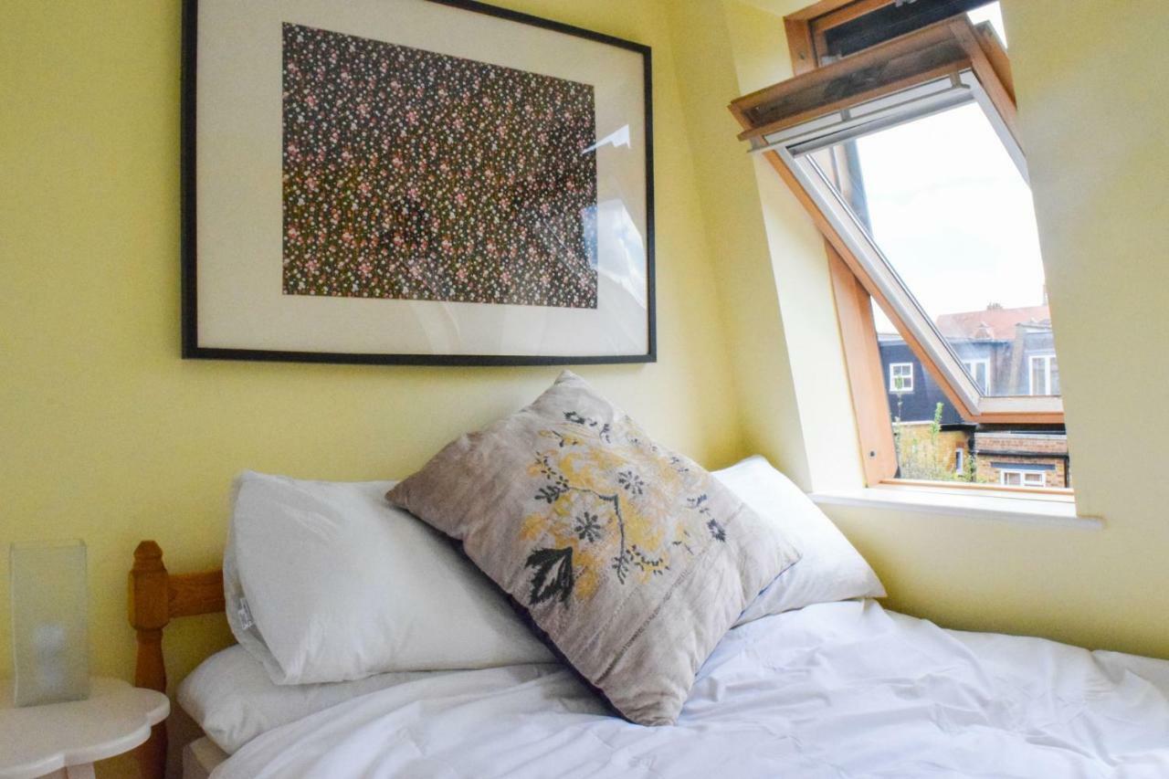 3 Bedroom Family House With A Superb Kitchen And Garden Vakantiehuis