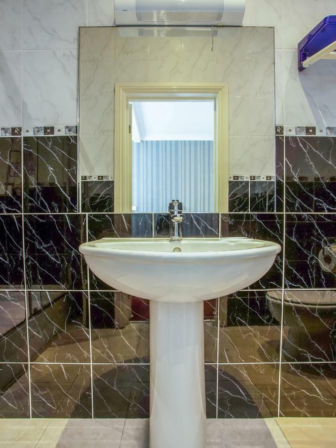 Pensión Oyo Lifestyle Golden 3*