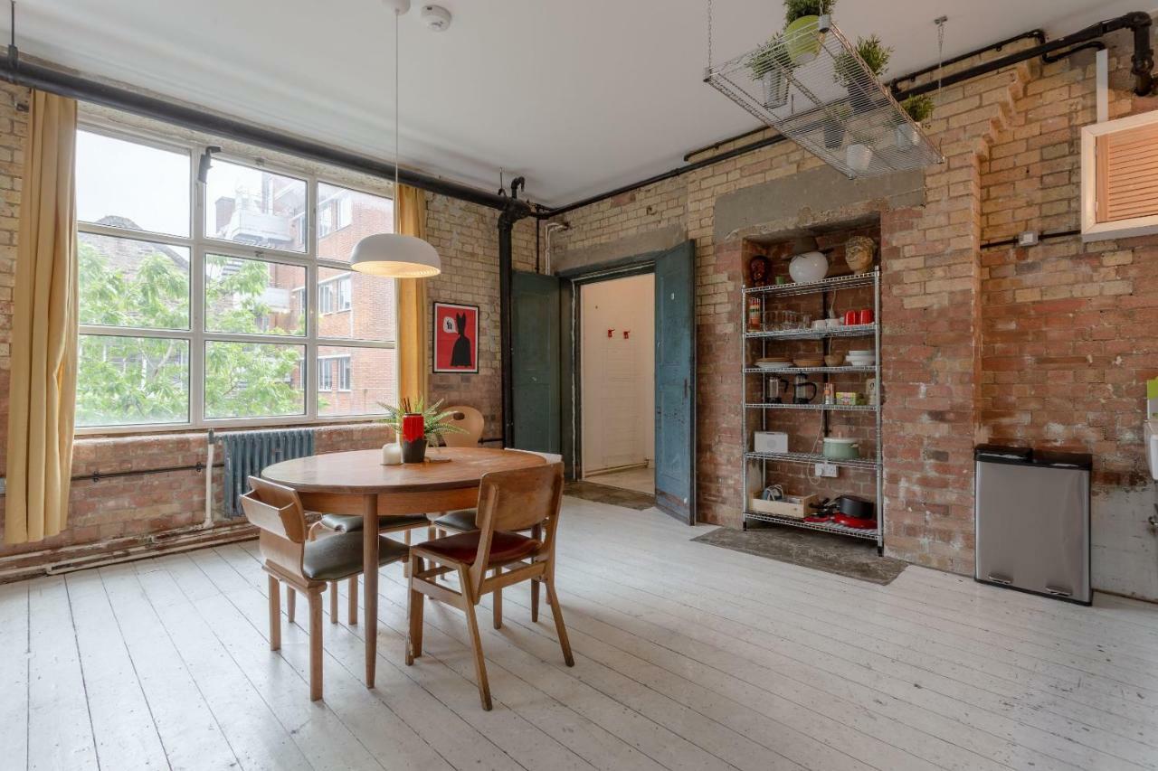 Industrial Open Plan Studio In Hackney * Londen