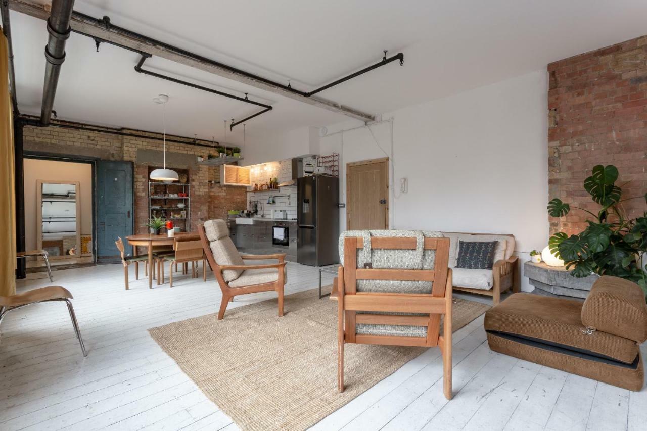 Industrial Open Plan Studio In Hackney * Londen