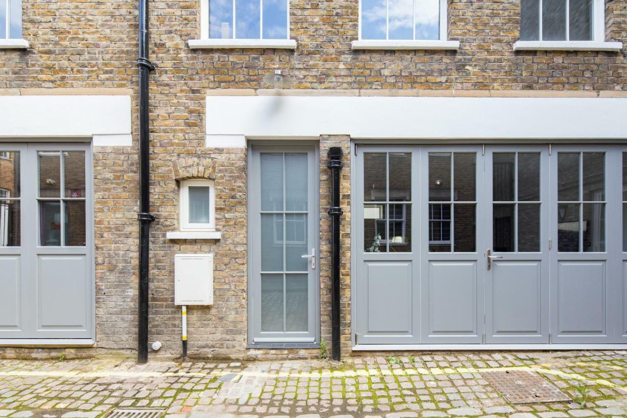 Apartment Rainsford Mews London