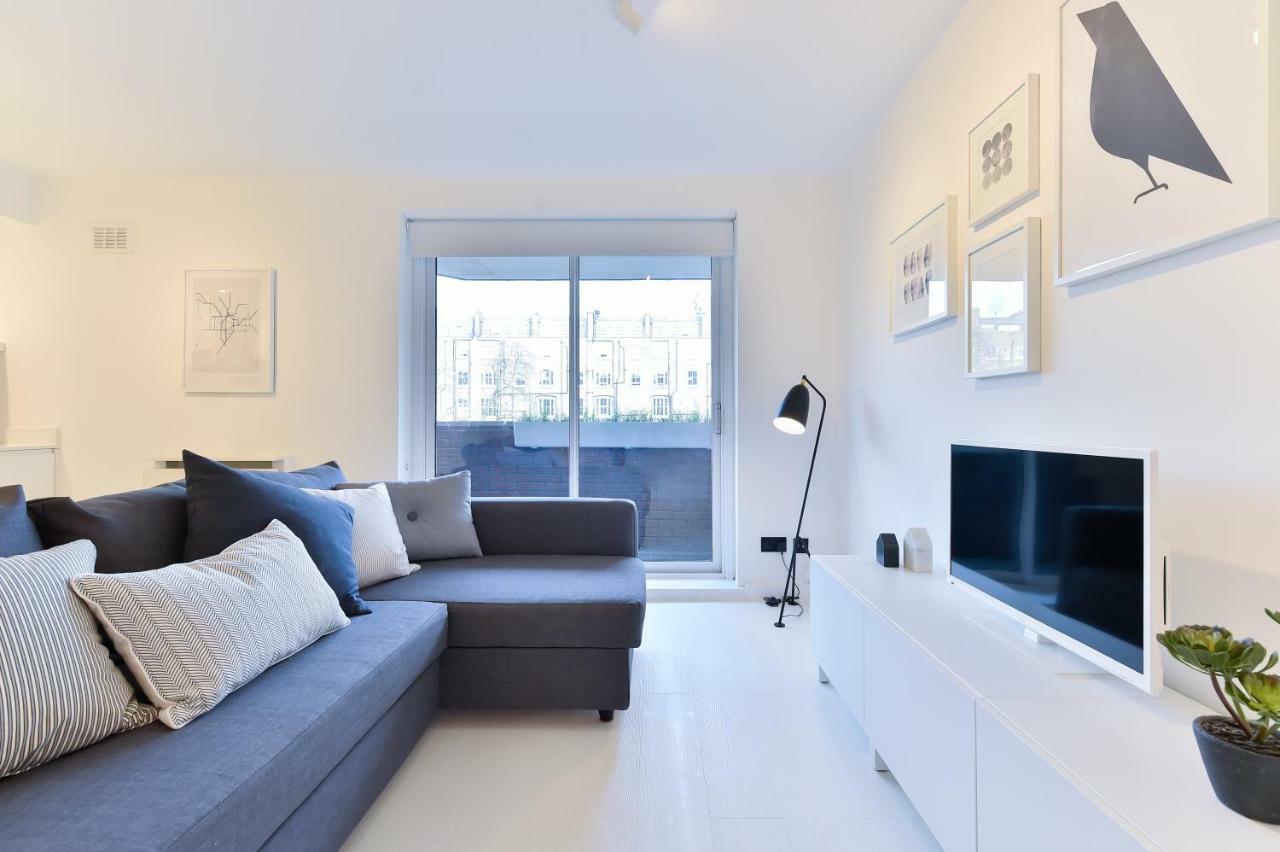 Minimalist Studio With Balcony In Kensington, Sleeps 4 Apartamento *