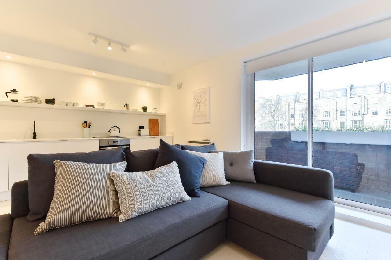 Minimalist Studio With Balcony In Kensington, Sleeps 4 Apartamento