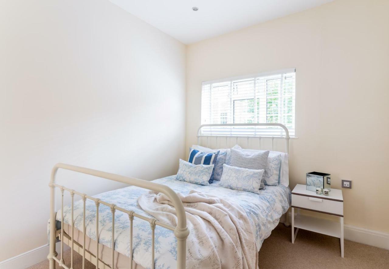 Logan Mews By Lime Street * London