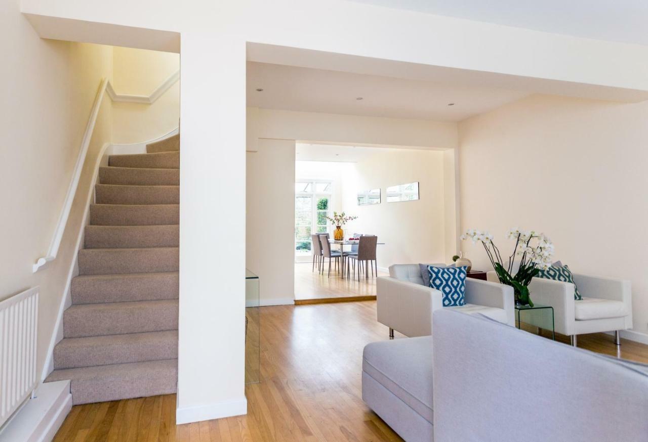 Logan Mews By Lime Street *