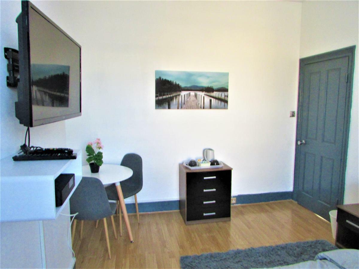 Guest house Away From London