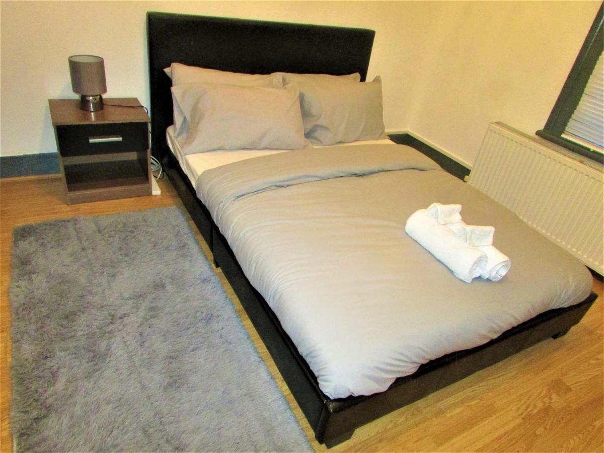 Guest house Away From London
