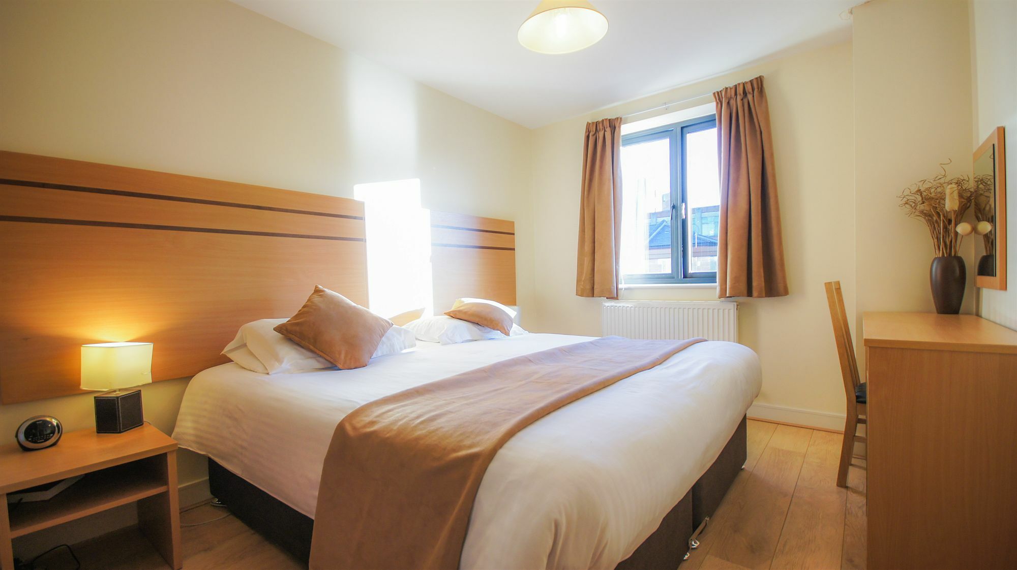Crompton Court * Londen