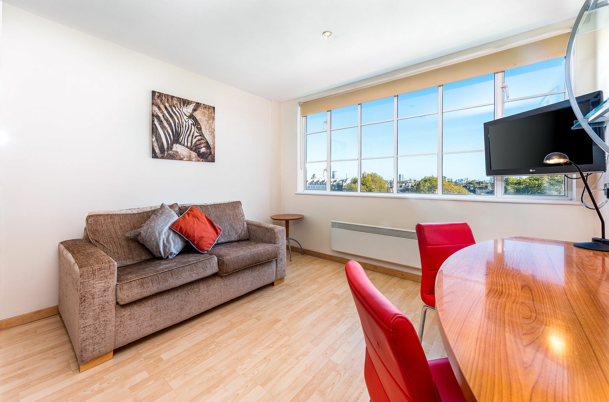 Roland House Aparthotel London